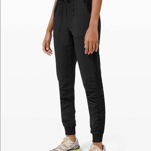 NWT Lululemon Beyond the Studio Jogger in black